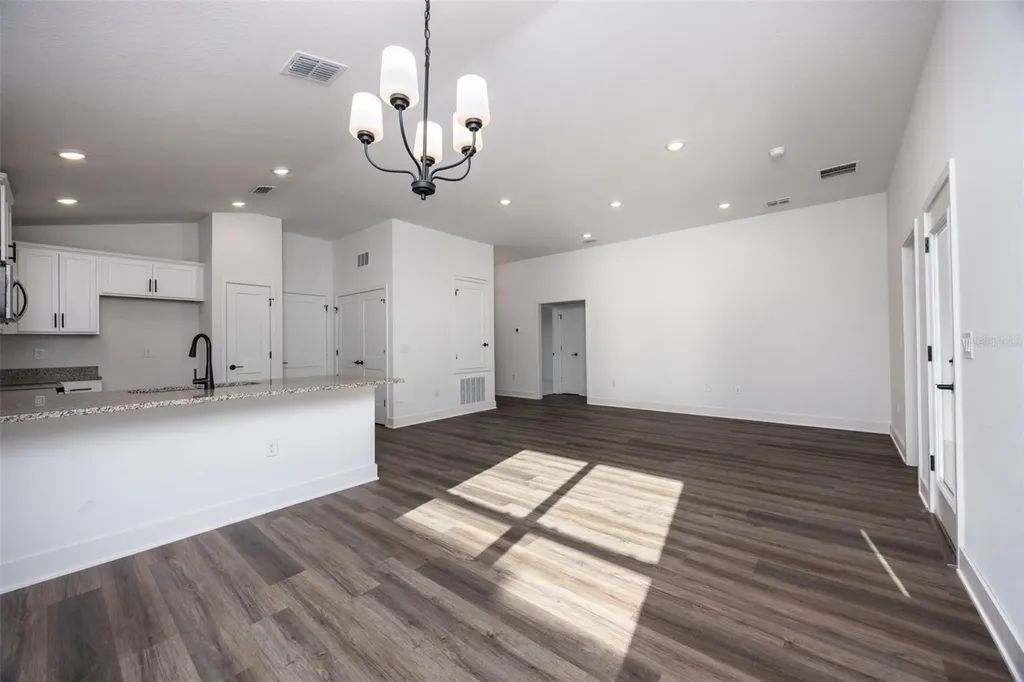 2572 SW 250th Terrace Newberry FL 32669