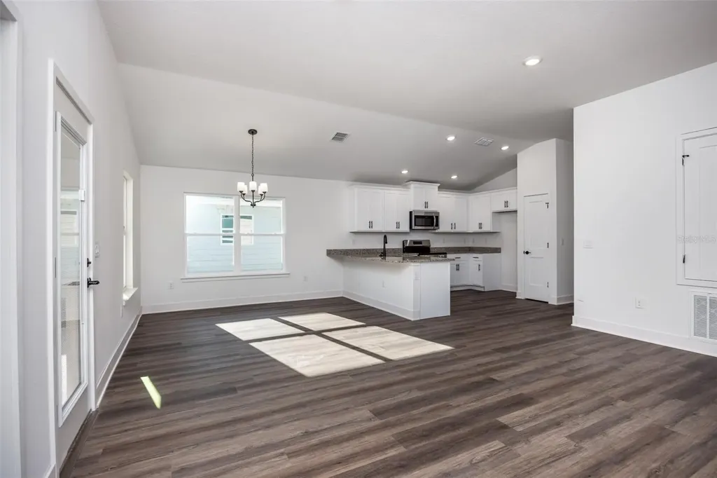 2572 SW 250th Terrace Newberry FL 32669