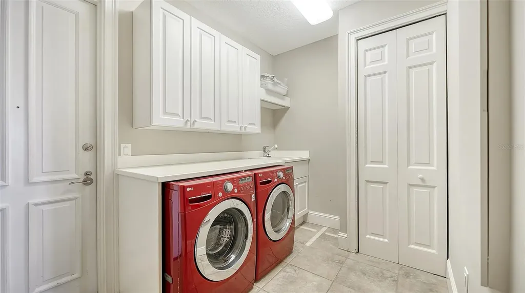1300 Benjamin Franklin Drive Sarasota FL 34236