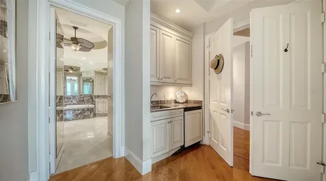 1300 Benjamin Franklin Drive Sarasota FL 34236