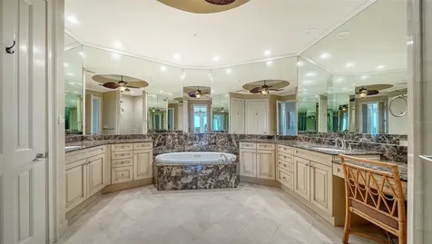 1300 Benjamin Franklin Drive Sarasota FL 34236