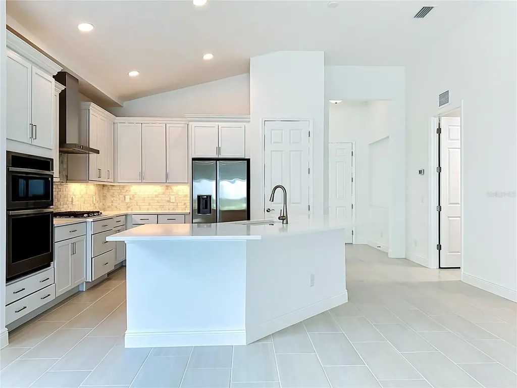 255 Monet Trail Bradenton FL 34212