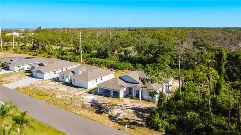 9040 Evelyn Road Englewood FL 34224