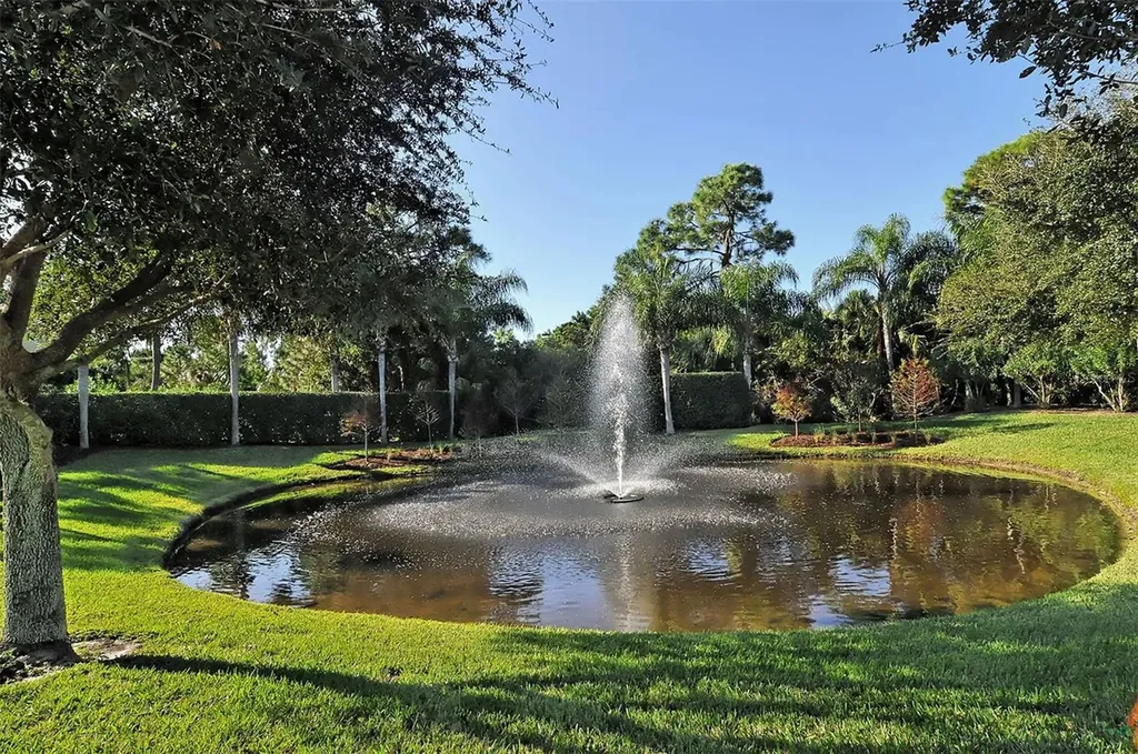 5211 Parisienne Place Sarasota FL 34238