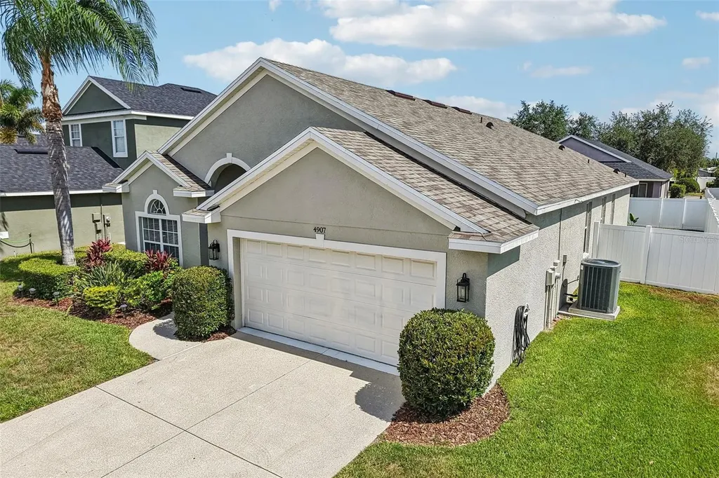 4907 58th Terrace E Bradenton FL 34203