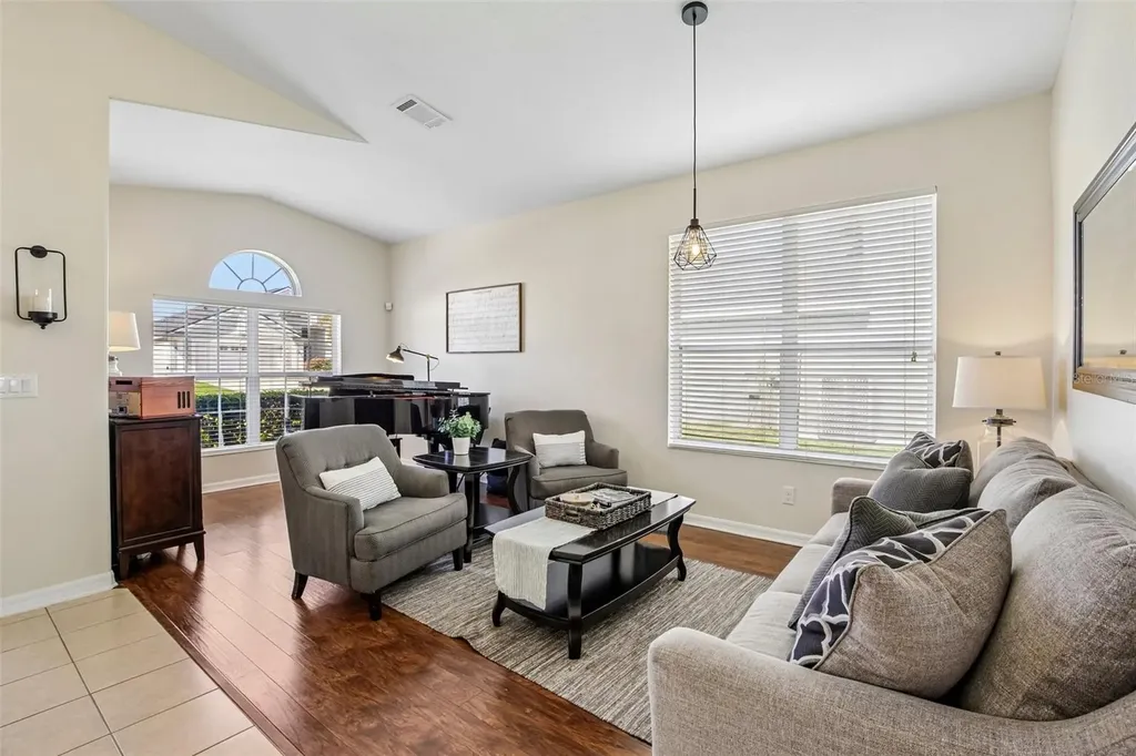 4907 58th Terrace E Bradenton FL 34203