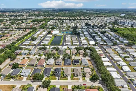 4907 58th Terrace E Bradenton FL 34203