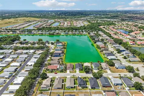 4907 58th Terrace E Bradenton FL 34203