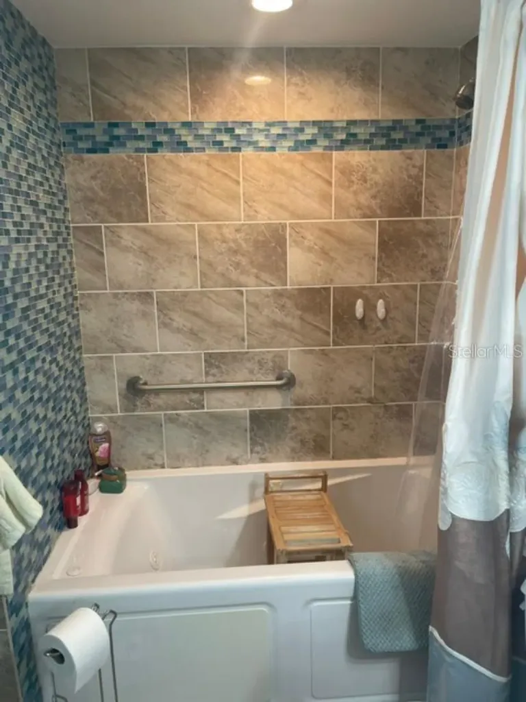 1713 Mapleleaf Boulevard Oldsmar FL 34677