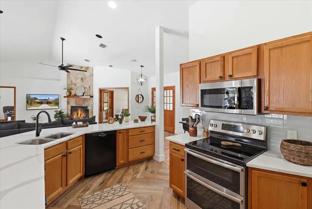 12143 NE 47th Place Silver Springs FL 34488