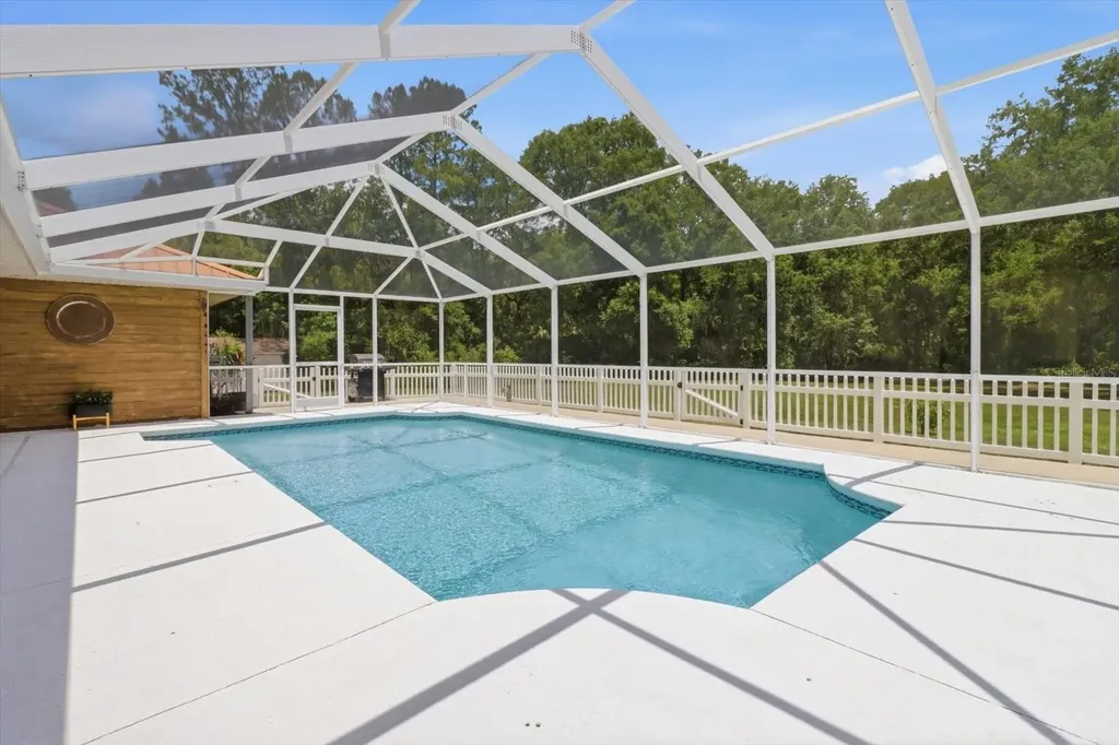 12143 NE 47th Place Silver Springs FL 34488