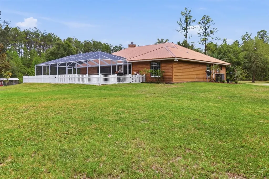 12143 NE 47th Place Silver Springs FL 34488