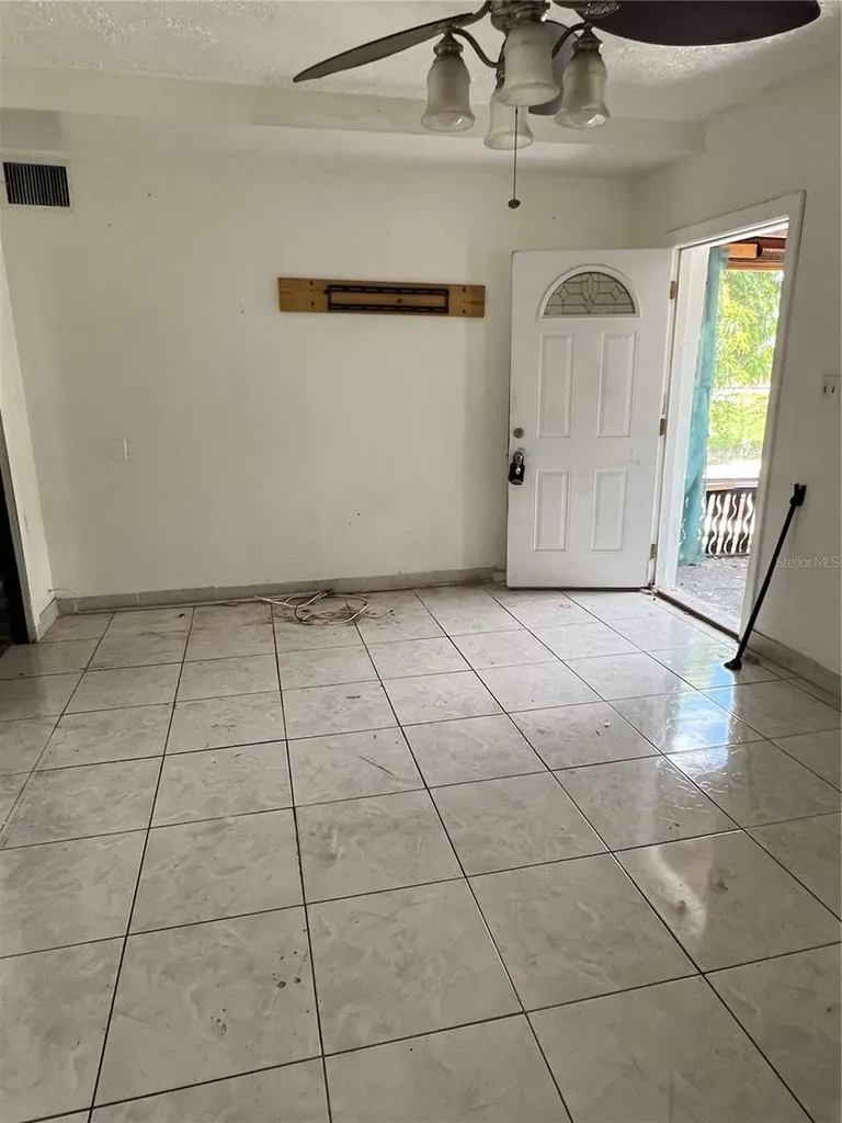 5808 N Lois Avenue Tampa FL 33614