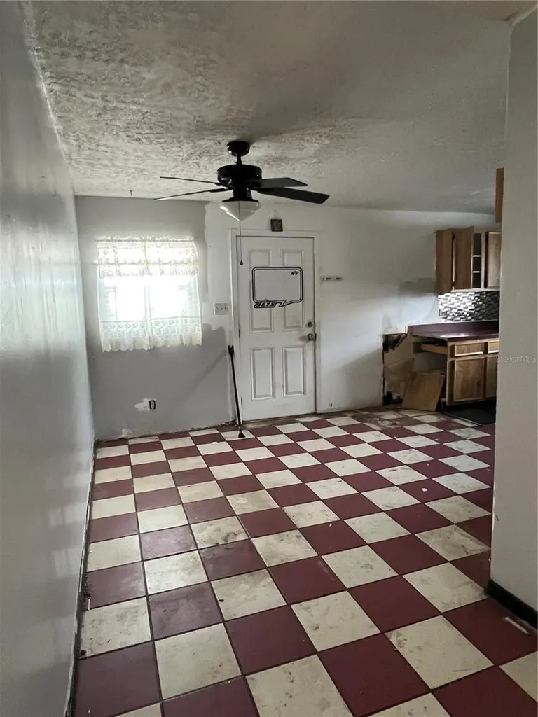 5808 N Lois Avenue Tampa FL 33614