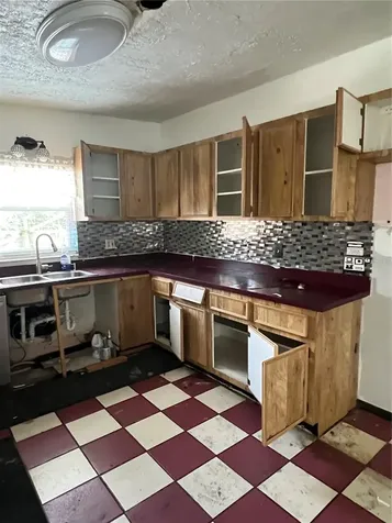 5808 N Lois Avenue Tampa FL 33614