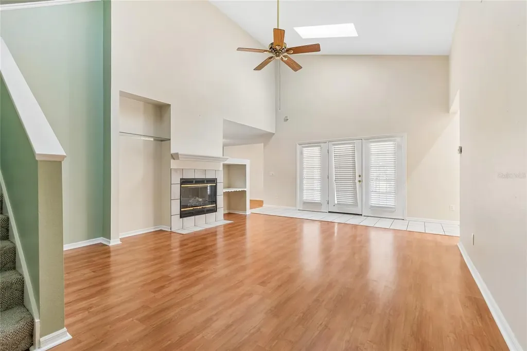 5030 Umber Way N Tampa FL 33624