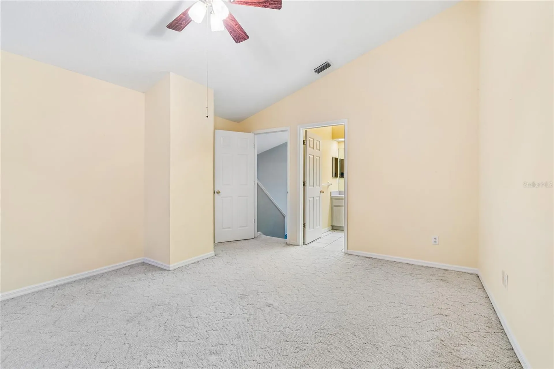 5030 Umber Way N Tampa FL 33624
