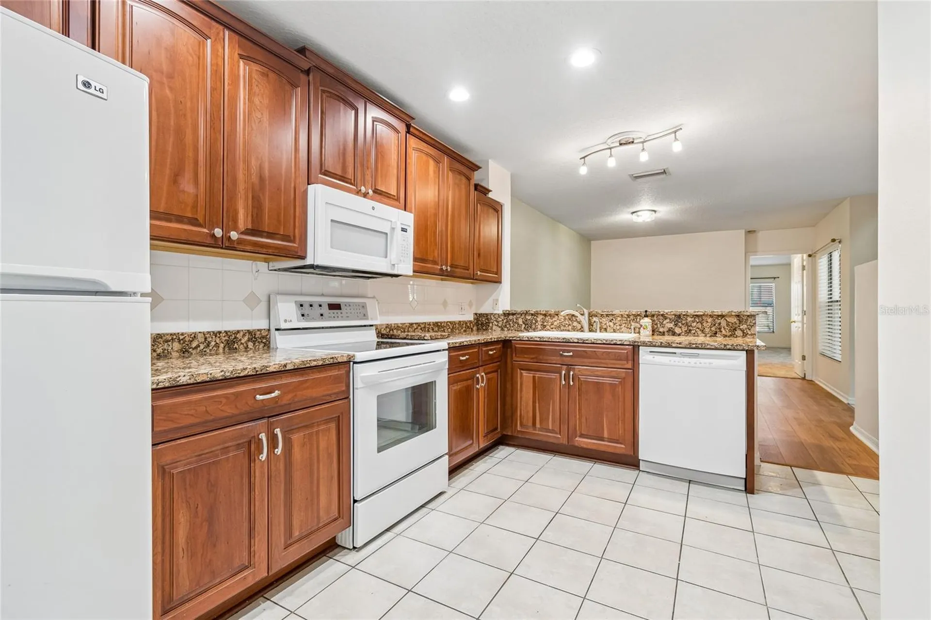 5030 Umber Way N Tampa FL 33624