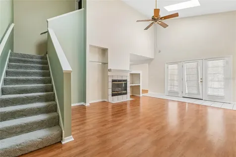 5030 Umber Way N Tampa FL 33624