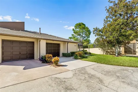 5030 Umber Way N Tampa FL 33624