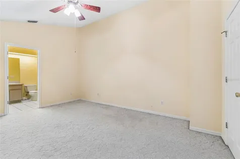 5030 Umber Way N Tampa FL 33624