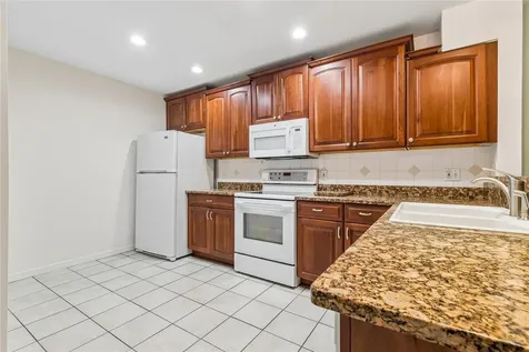 5030 Umber Way N Tampa FL 33624