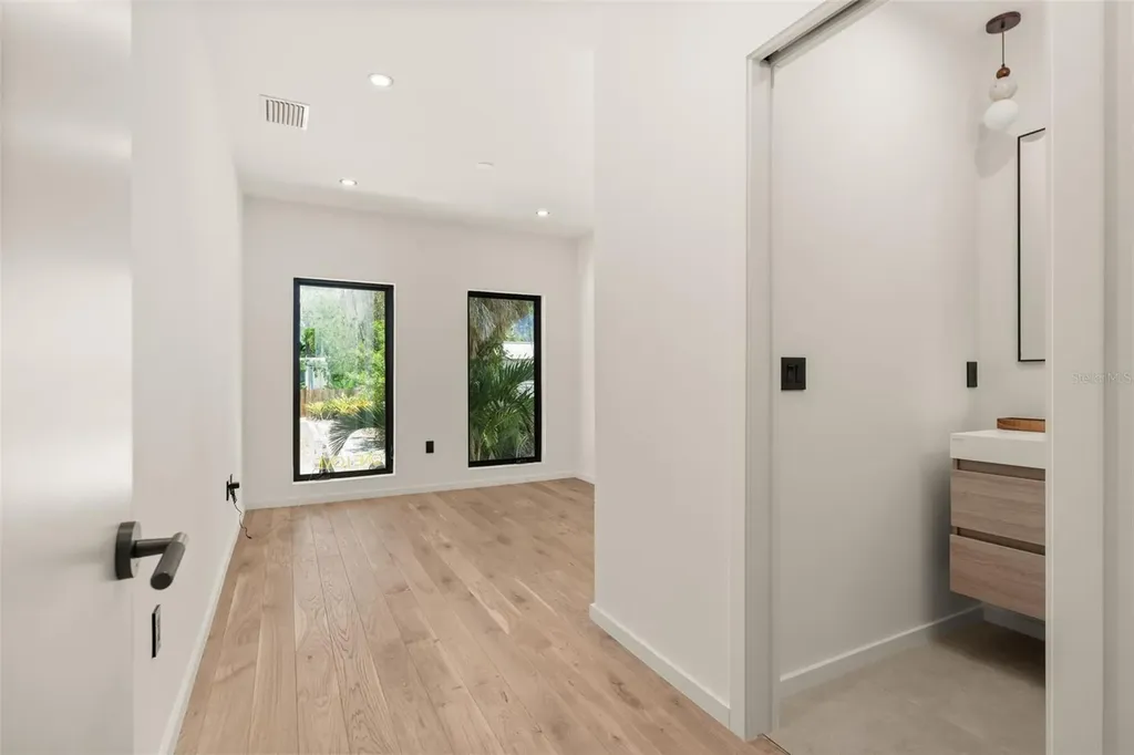 1680 Cherry Lane Sarasota FL 34236