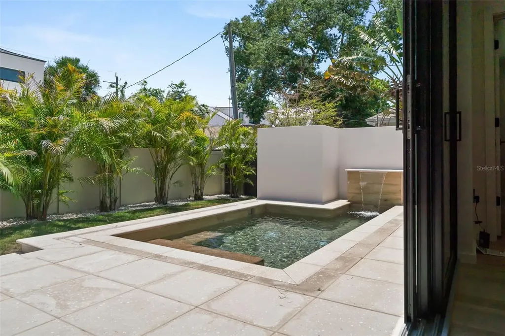 1680 Cherry Lane Sarasota FL 34236