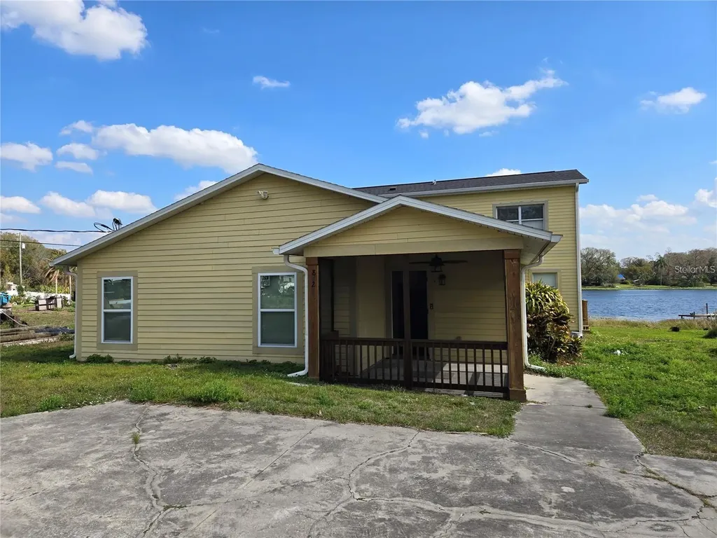 8725 Twin Lakes Boulevard Tampa FL 33614