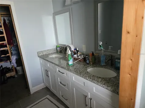 8725 Twin Lakes Boulevard Tampa FL 33614