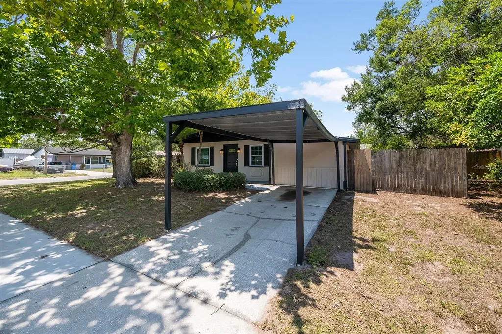 7402 Wishing Well Court Tampa FL 33619
