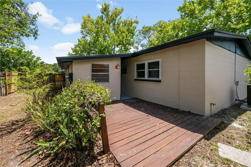 7402 Wishing Well Court Tampa FL 33619