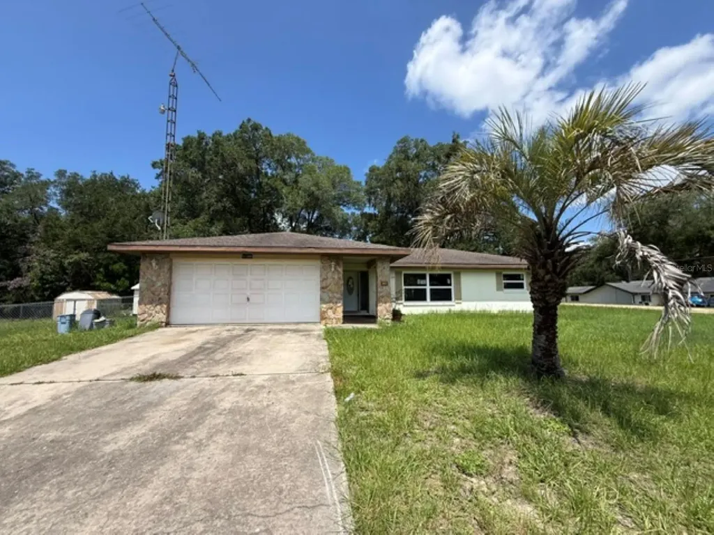 11160 SW 136th Court Road Dunnellon FL 34432
