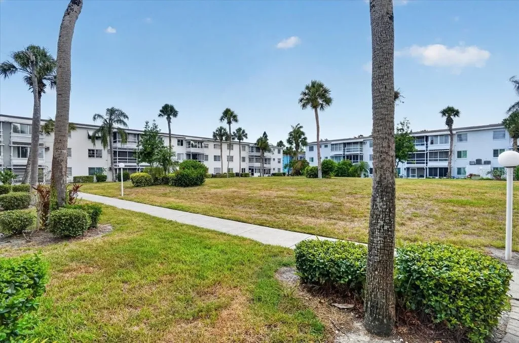 2053 Sunset Drive Bradenton FL 34207