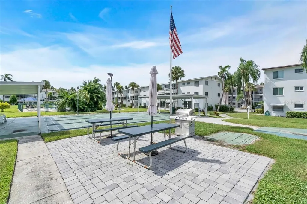 2053 Sunset Drive Bradenton FL 34207