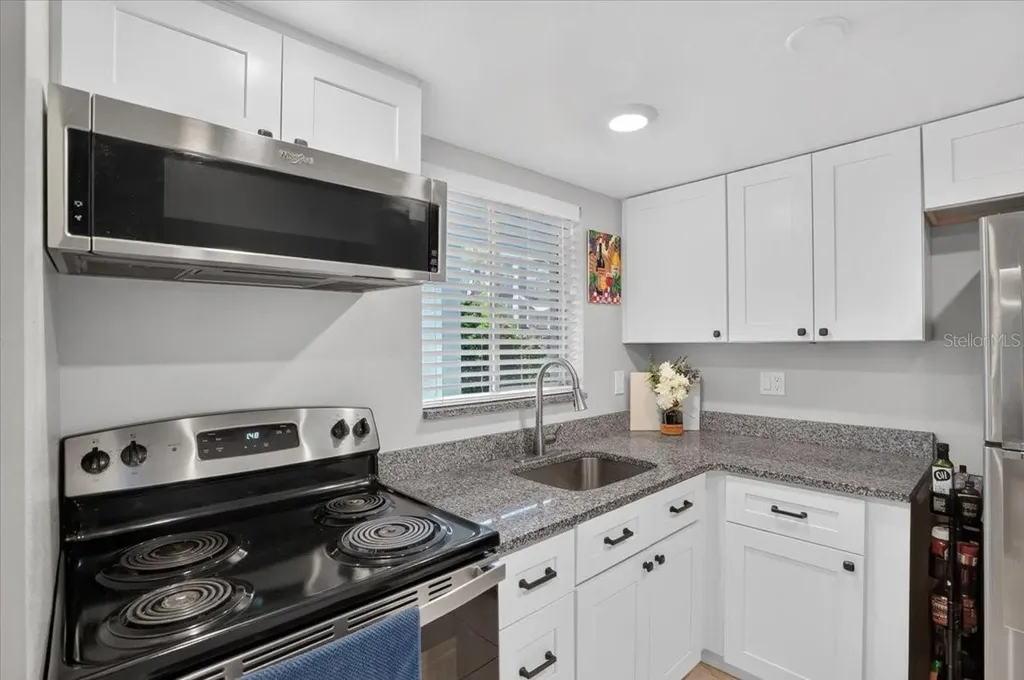 2053 Sunset Drive Bradenton FL 34207