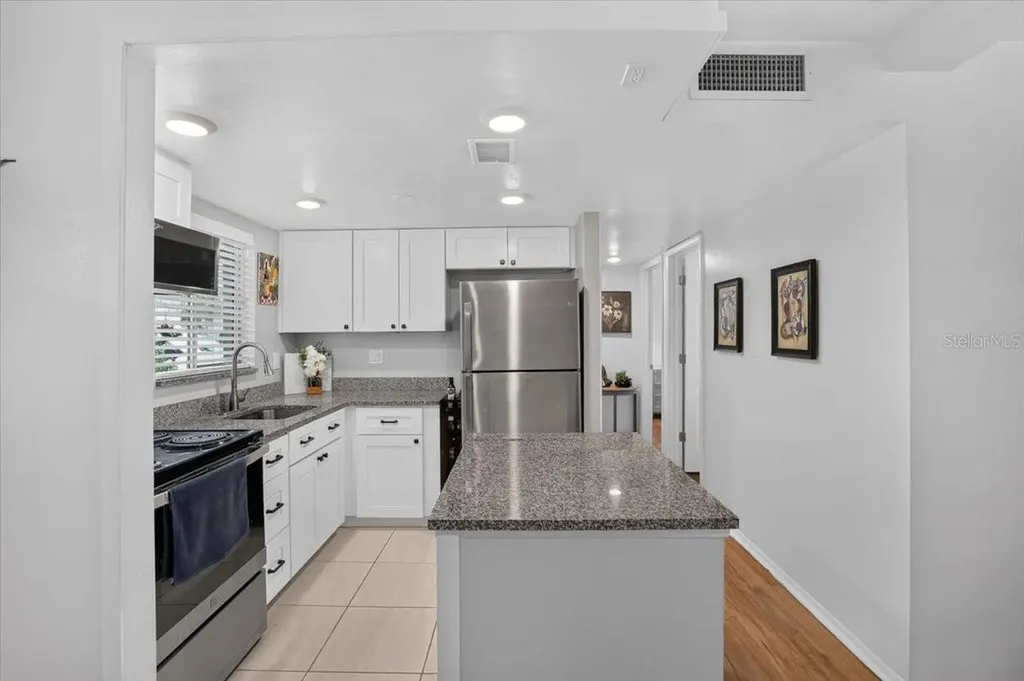2053 Sunset Drive Bradenton FL 34207