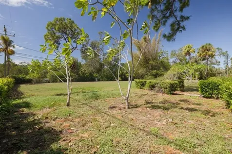 2749 Edwards Avenue S St Petersburg FL 33705