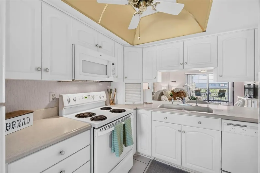 9860 62nd Terrace N St Petersburg FL 33708