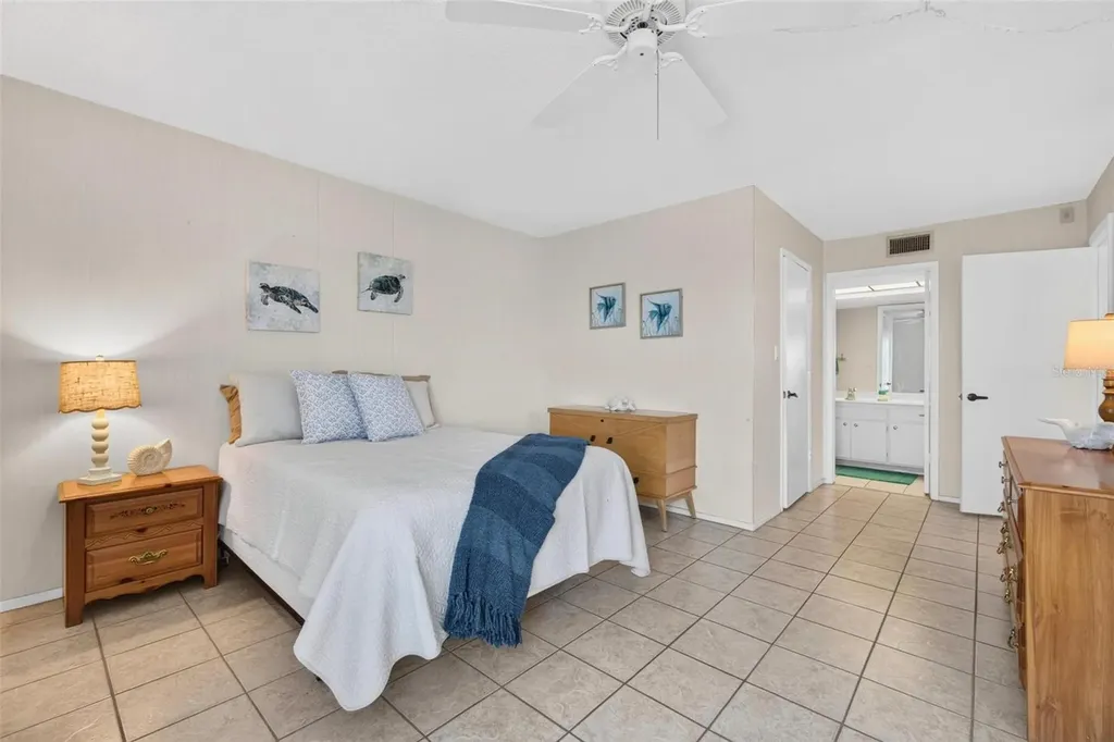 9860 62nd Terrace N St Petersburg FL 33708