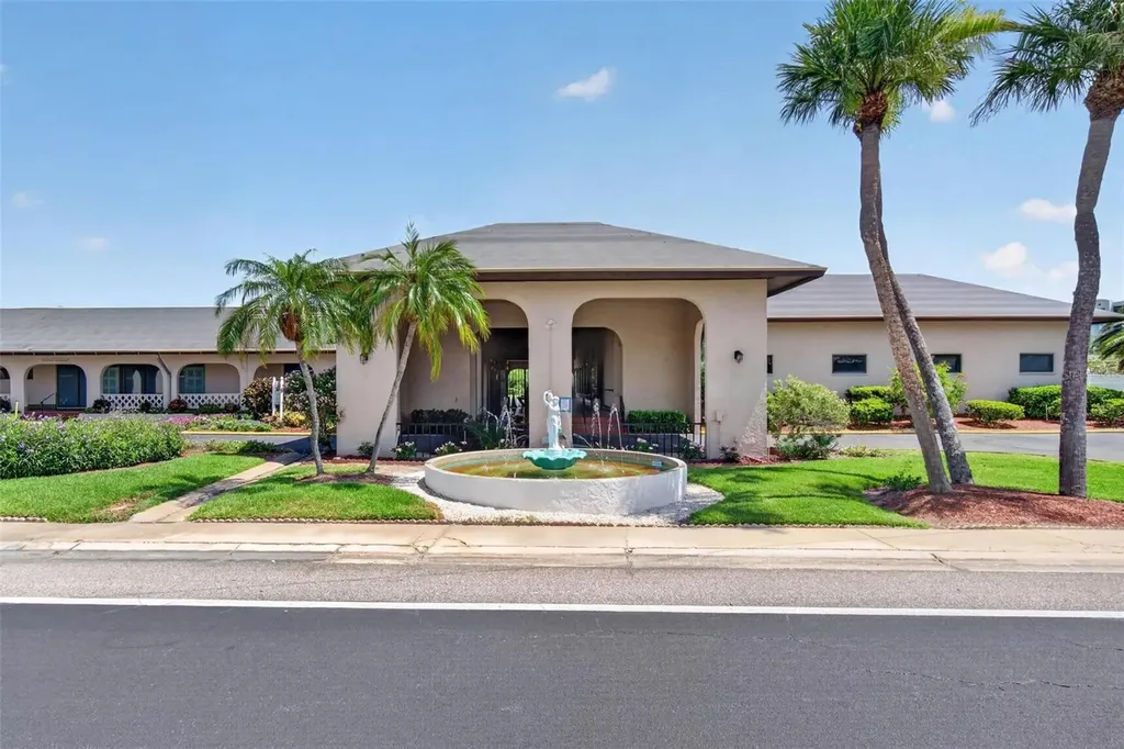 9860 62nd Terrace N St Petersburg FL 33708
