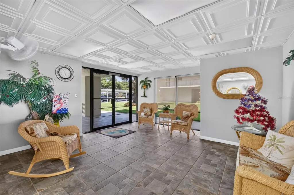 9860 62nd Terrace N St Petersburg FL 33708