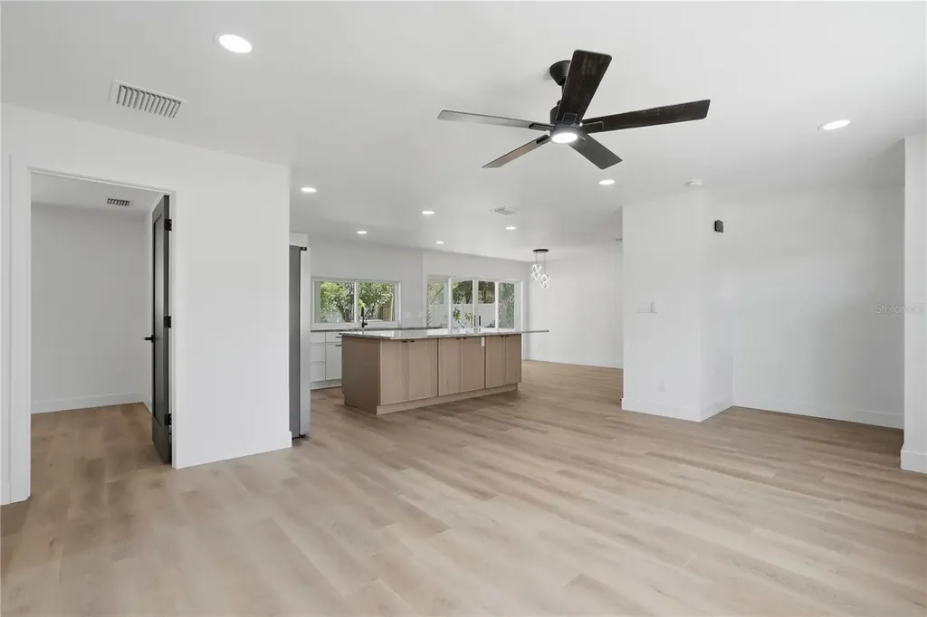 2235 Anastasia Way S St Petersburg FL 33712