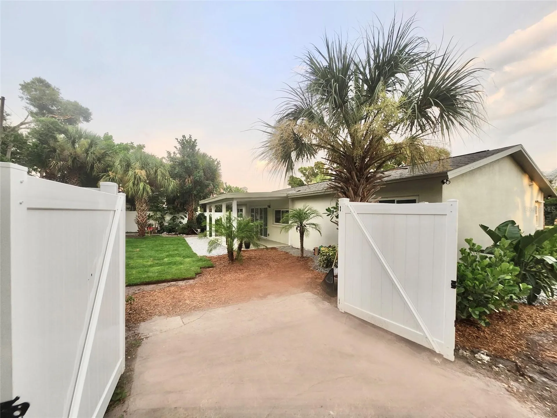 2235 Anastasia Way S St Petersburg FL 33712