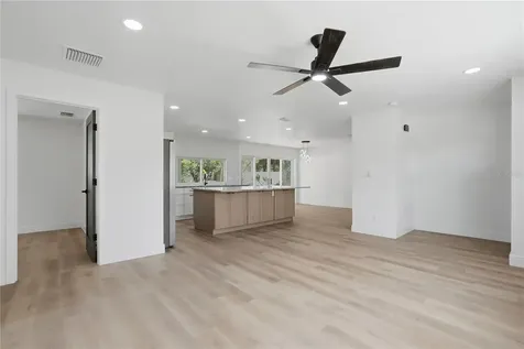 2235 Anastasia Way S St Petersburg FL 33712