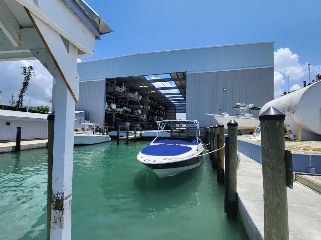 100 Circuit Road Nokomis FL 34275