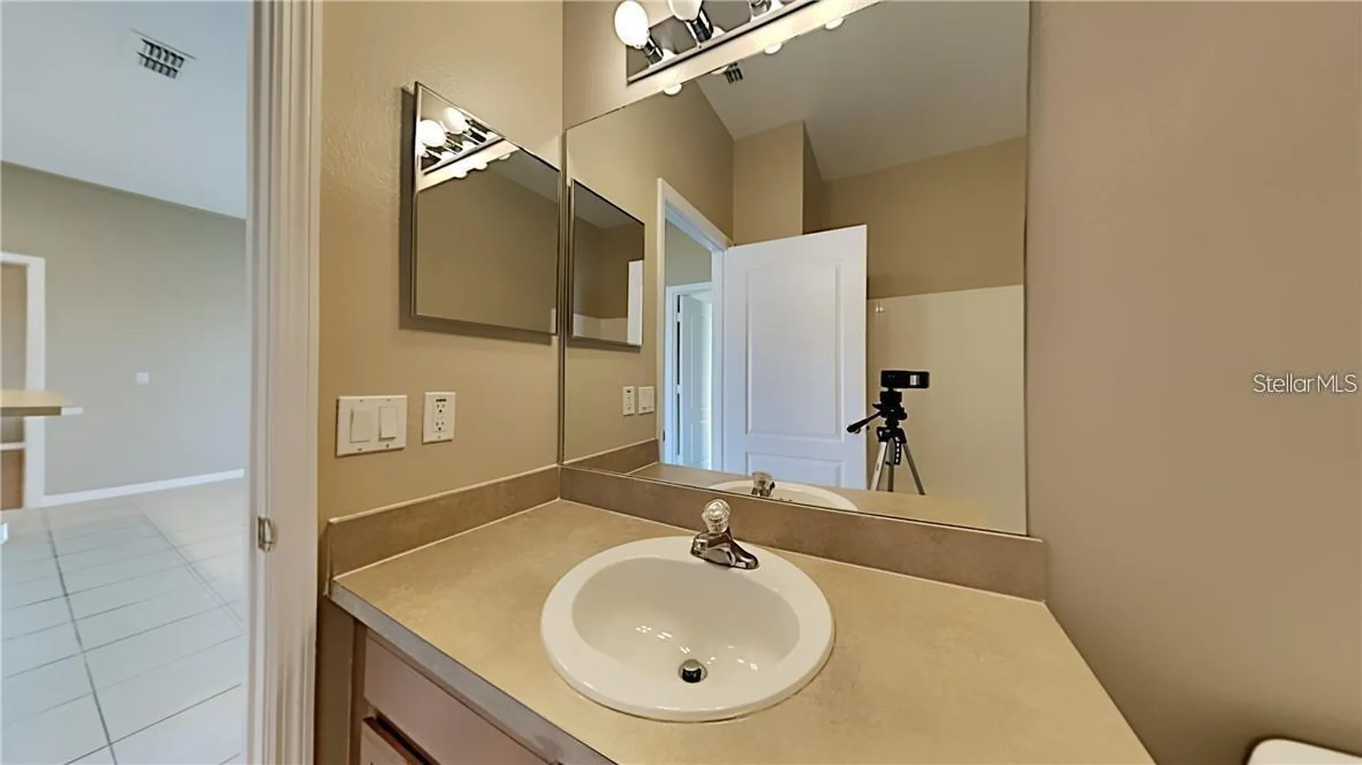 876 Hacienda Circle Kissimmee FL 34741