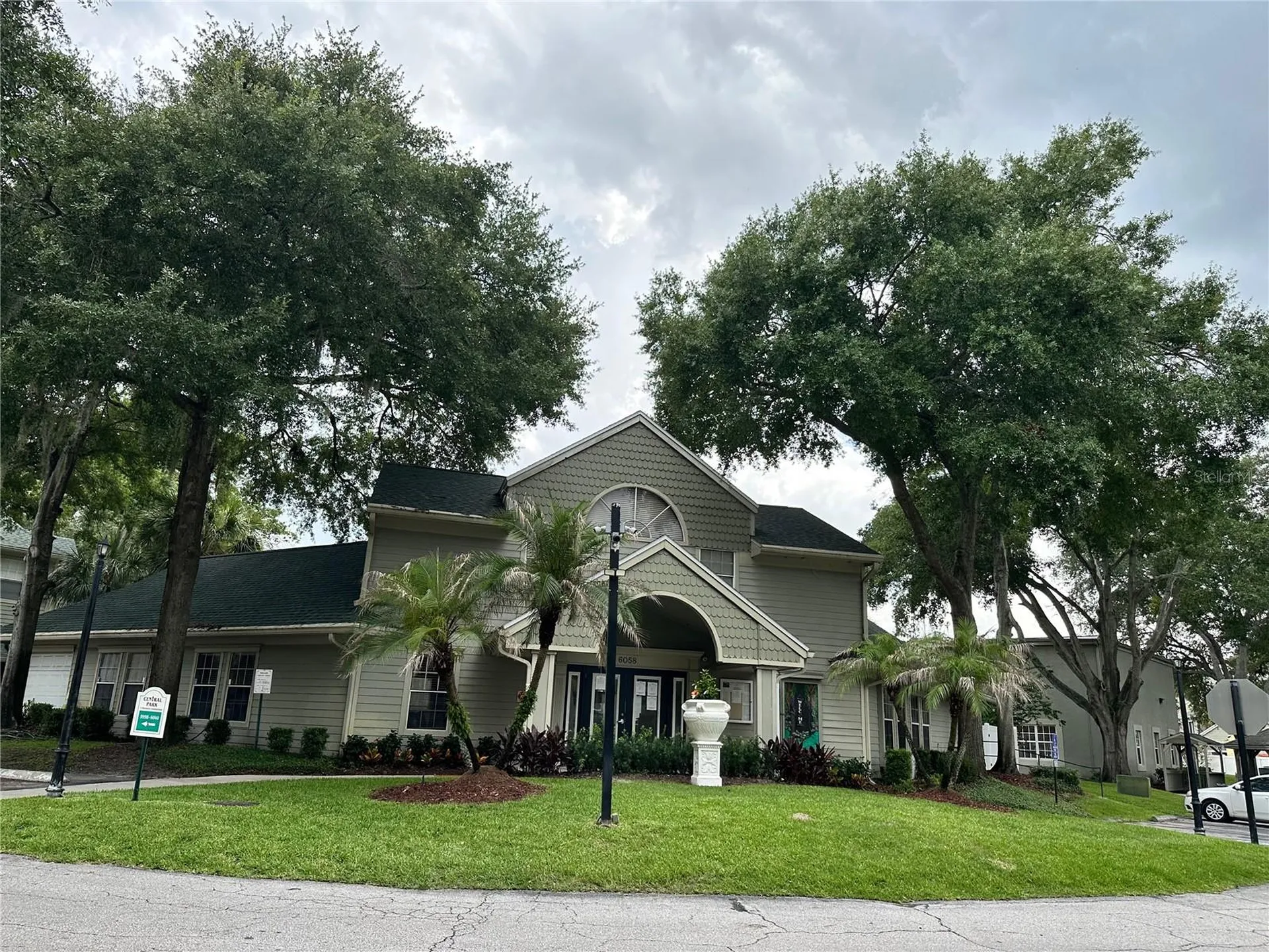 6052 Westgate Drive Orlando FL 32835