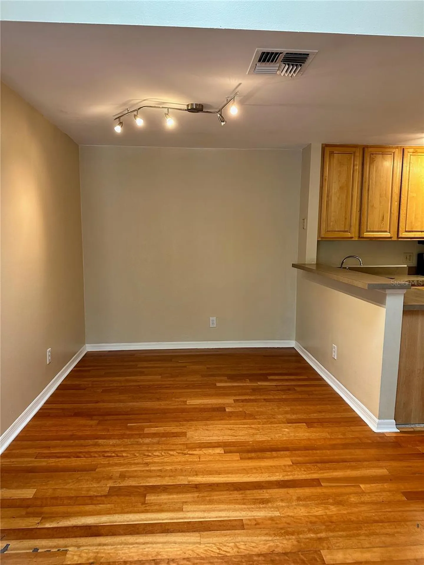 6052 Westgate Drive Orlando FL 32835