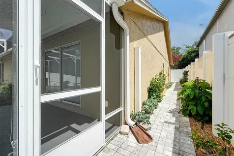 1224 Lake Blue Circle Apopka FL 32703